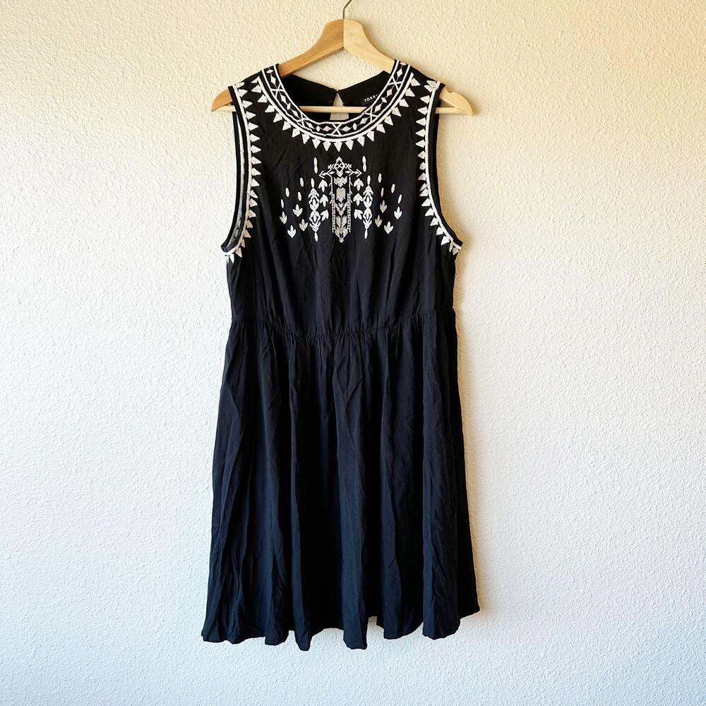 Torrid Black Sleeveless Embroidered Fit and Flare Dress sz 1X